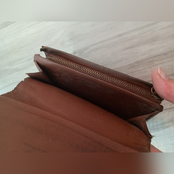 Louis Vuitton Monogram Tresor Bifold Wallet - Picture 7 of 9